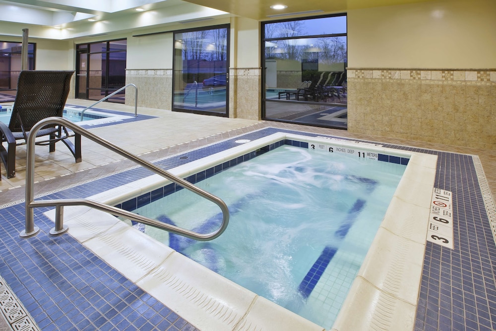 Hampton Inn Suites Plattsburgh 3/47