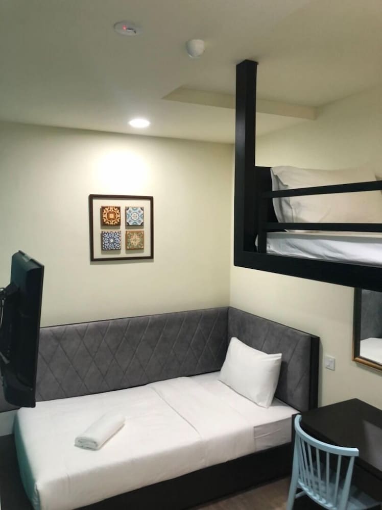 SUPERIOR, TWIN BEDS