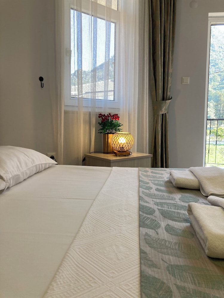 Bybassios Hotel 10/37