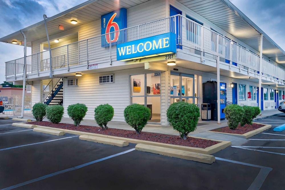 Motel6 Lumberton, NC in LUMBERTON - NC