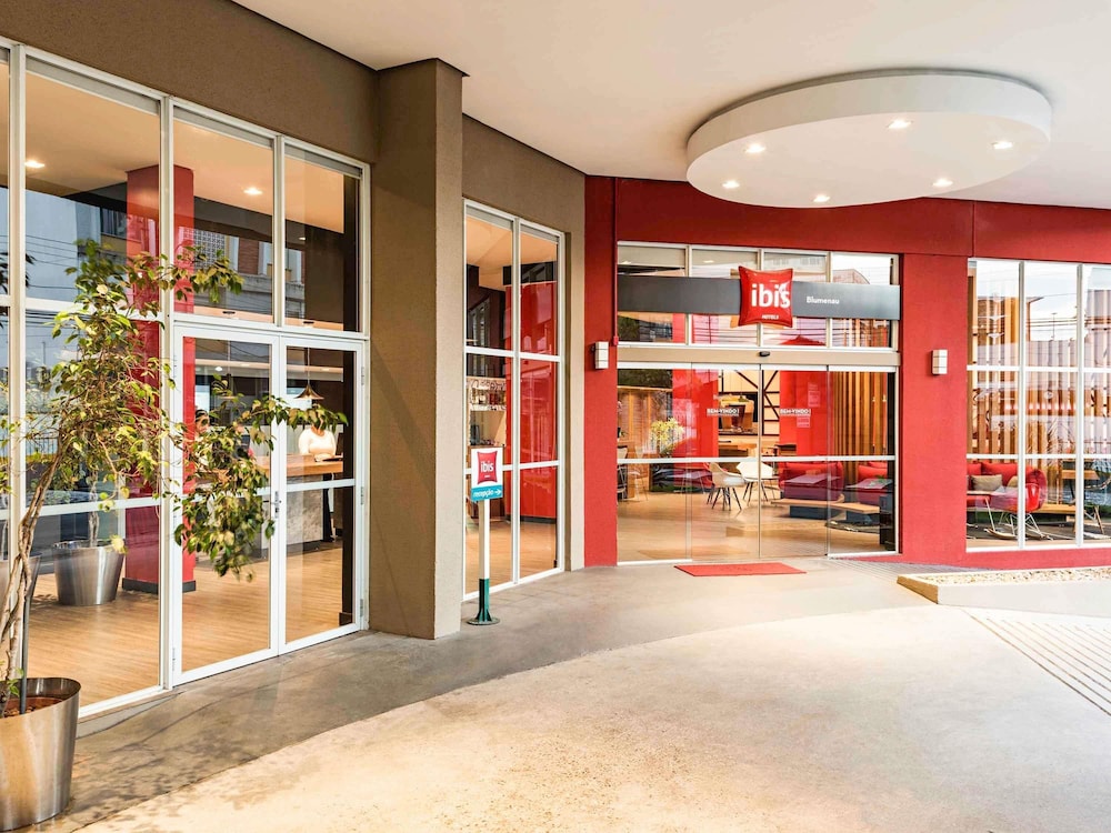 Ibis Blumenau 61/66
