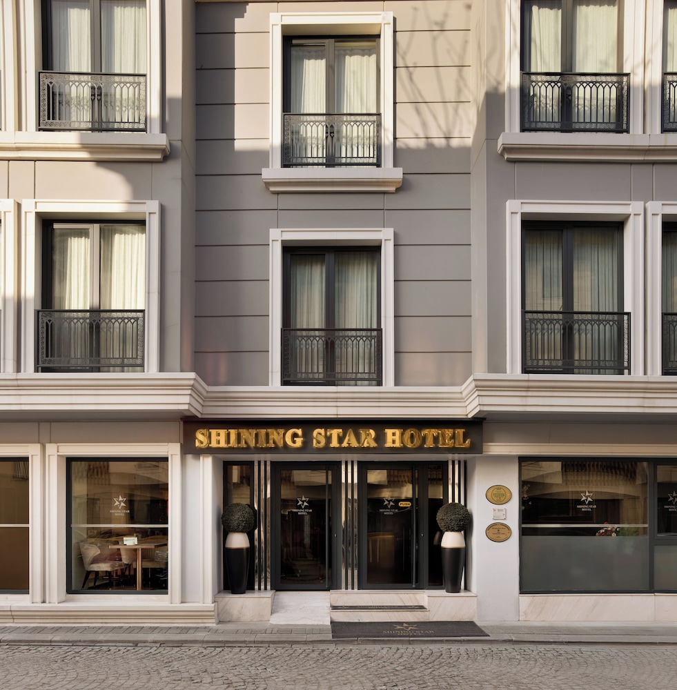 Shining Star Hotel 2/50