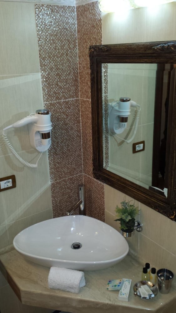 VILA FERNANDO HOTEL 37/40