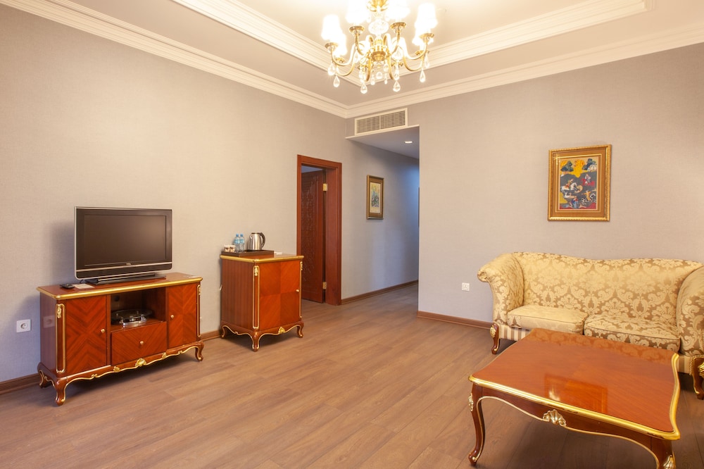 Shah Palace Hotel 53/77