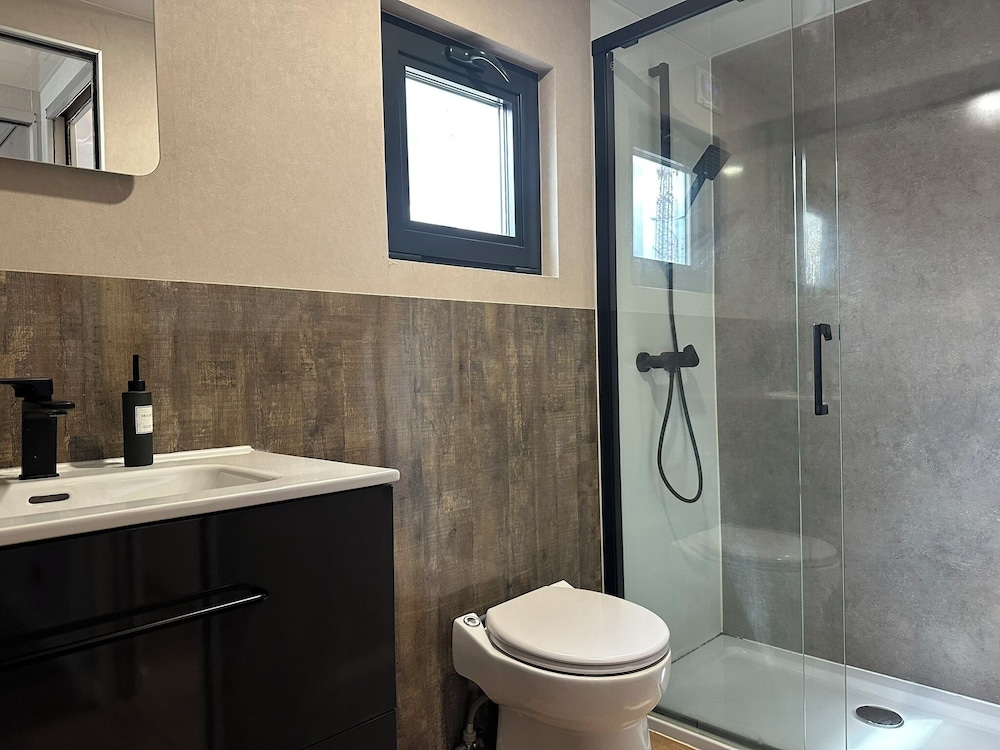 La Mare Resort 50/50