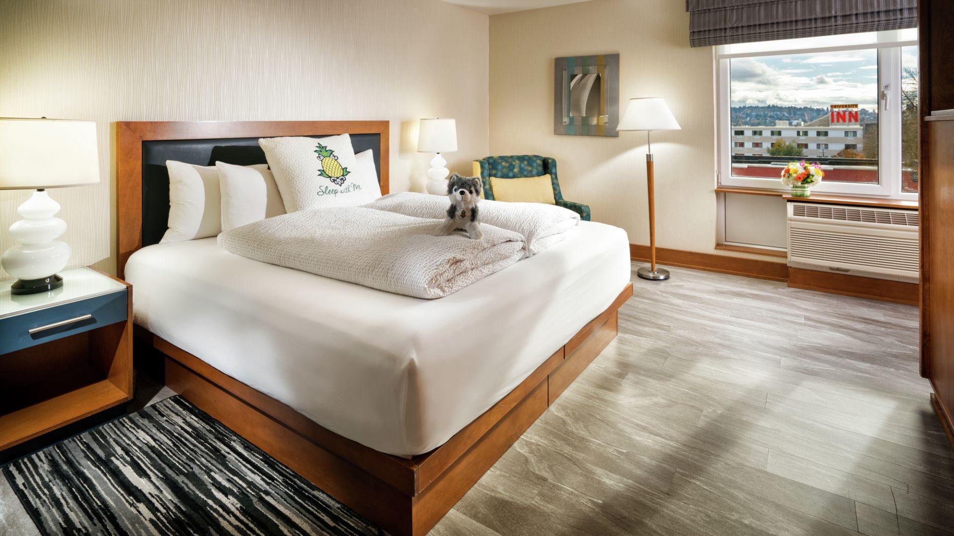 STUDIO, KING BED, ACCESSIBLE