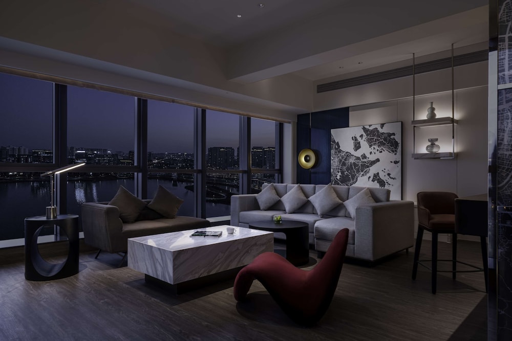 Hyatt Centric Lakeside Ningbo 33/47