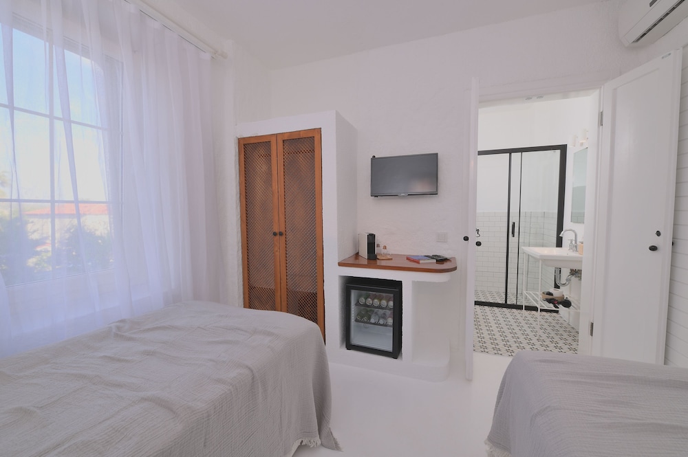 Peremere Alacati Hotel 17/50