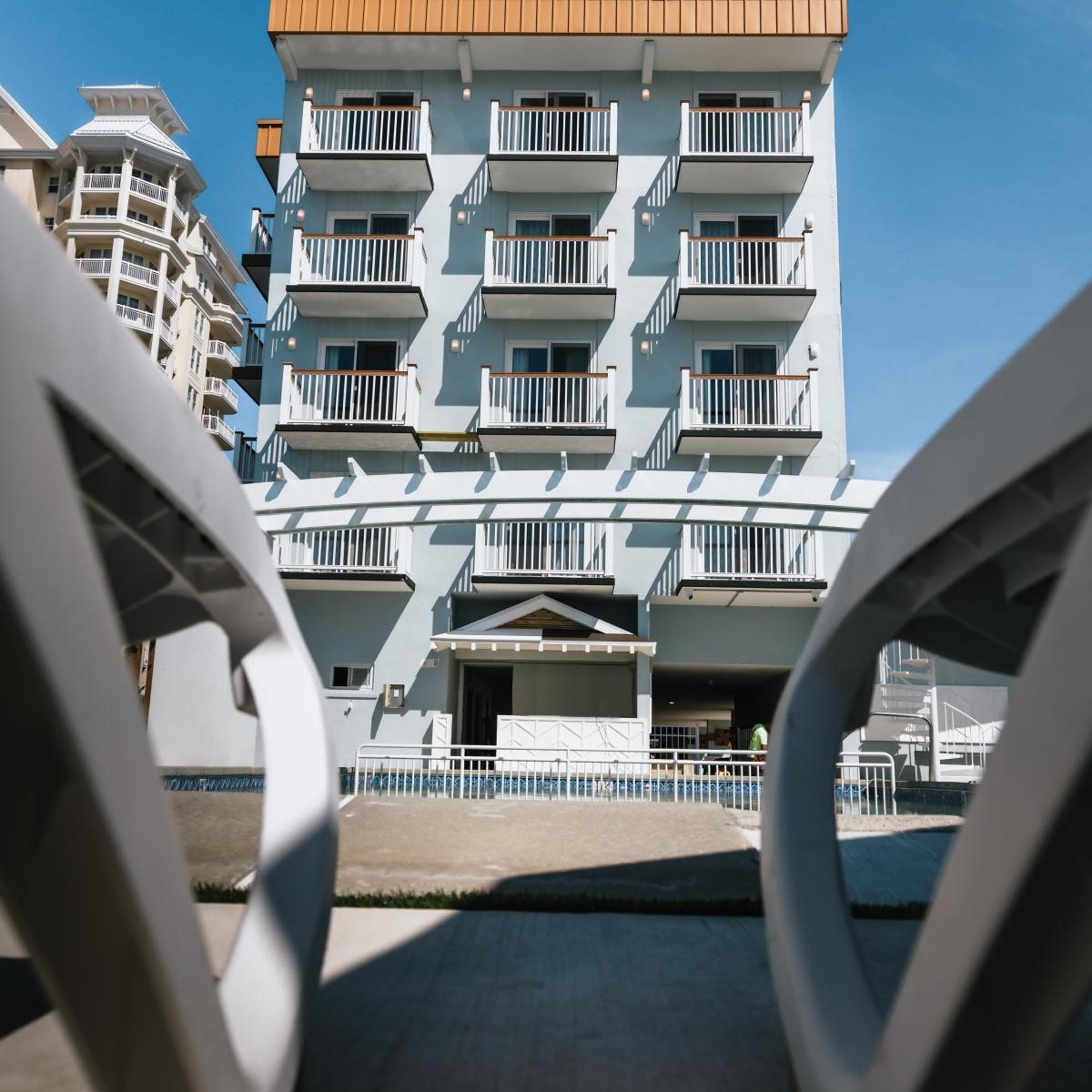 Mahalo Diamond Beach Resort 5/50
