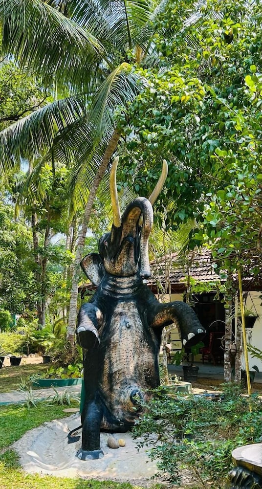 Traum Villa Bentota 32/50