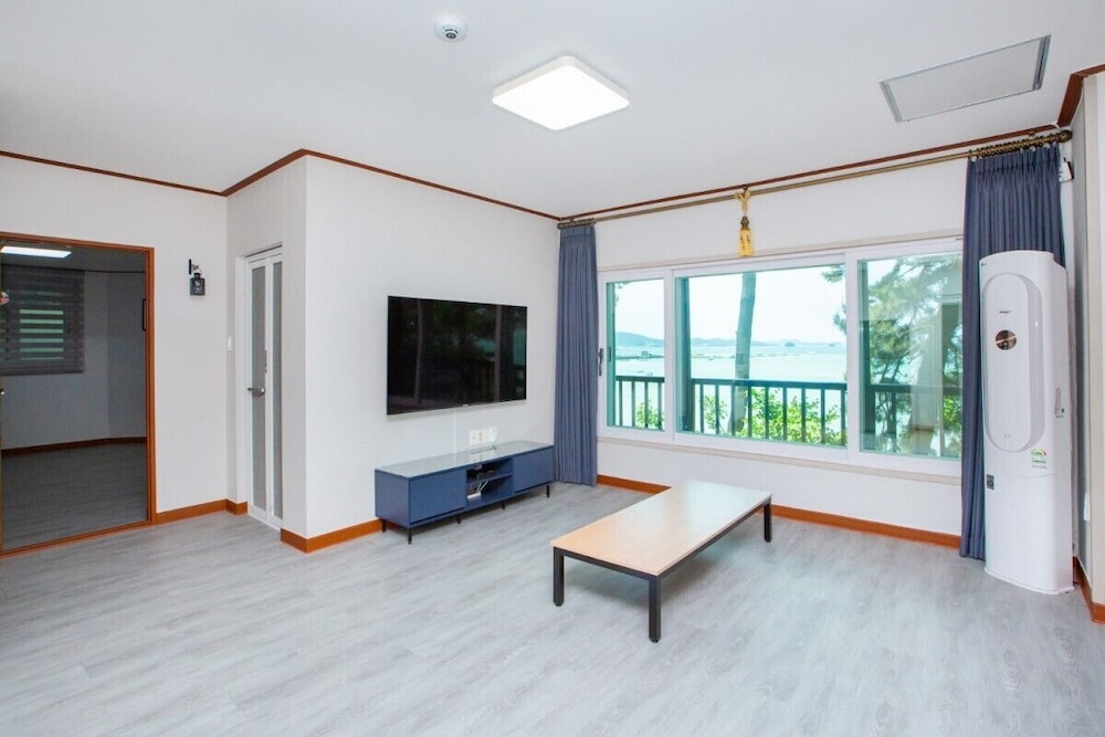Taean Haesol Maru Pension 23/36