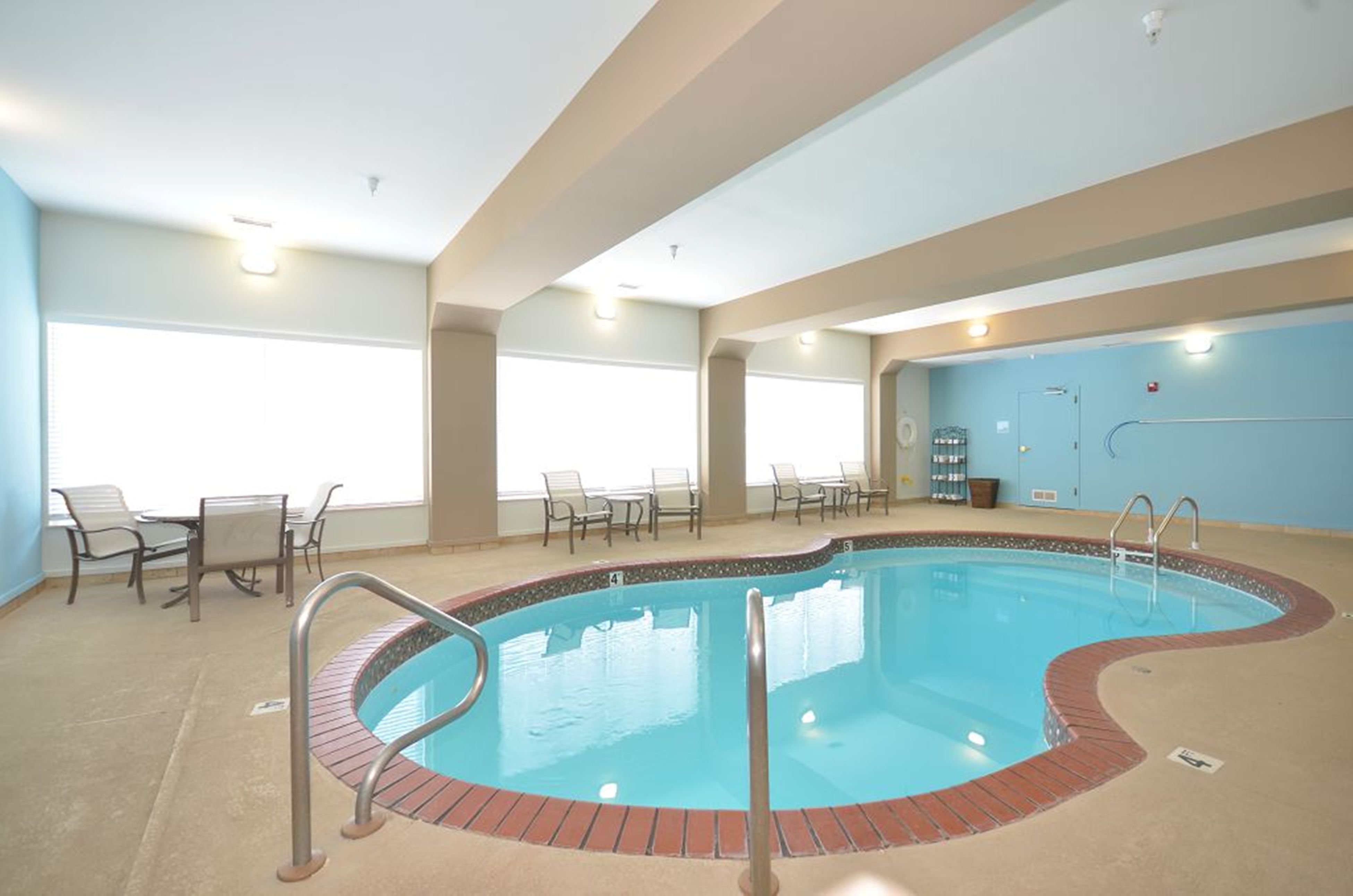 Holiday Inn Express Hotel And Suites Farmington 43/63