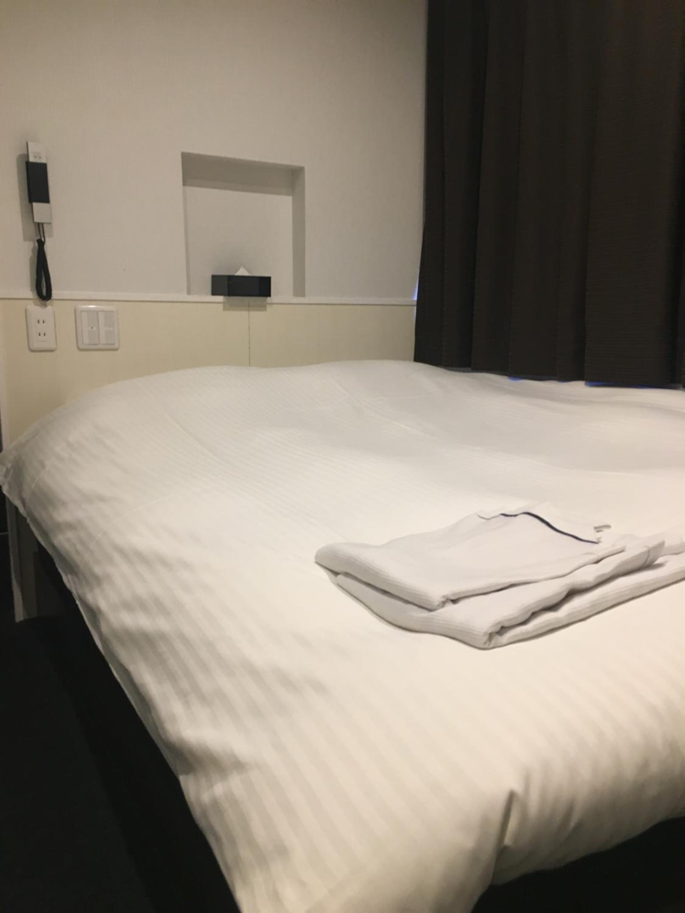 Room, Single