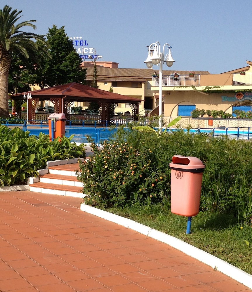 Village Club La Pace 17/18