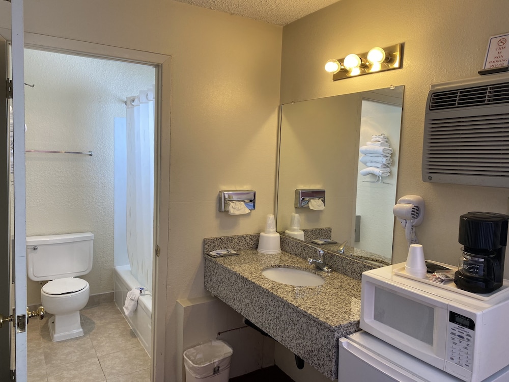 Econo Lodge Las Vegas NM 41/53