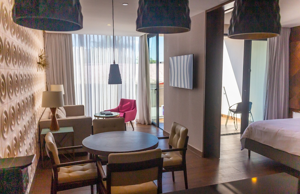 The Fives Downtown Hotel And Residences Curio Collection 74/91