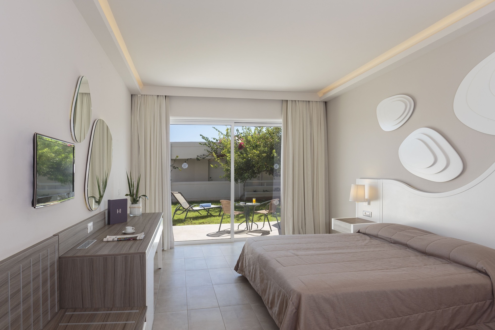 ROOM, DOUBLE BED, GARDEN VIEW