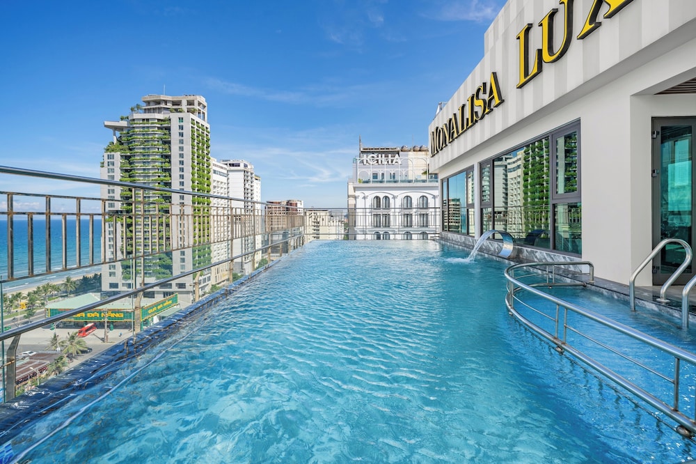 Monalisa Luxury Hotel 38/42
