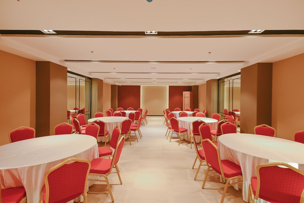 Sotogrande Hotel and Convention Center Batangas 27/38
