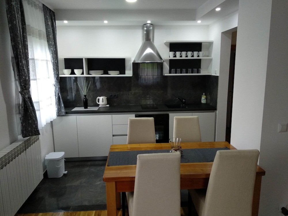 HOUSE LUCIJA 17/27