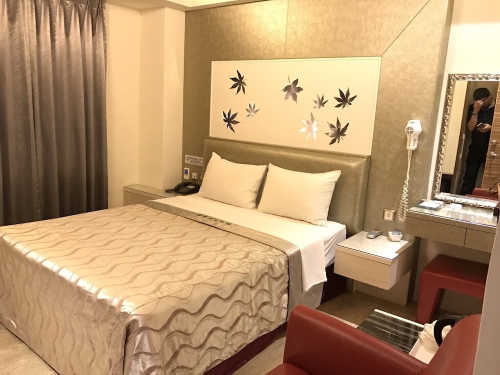 Ai-Lai Fashion Hotel 20/72