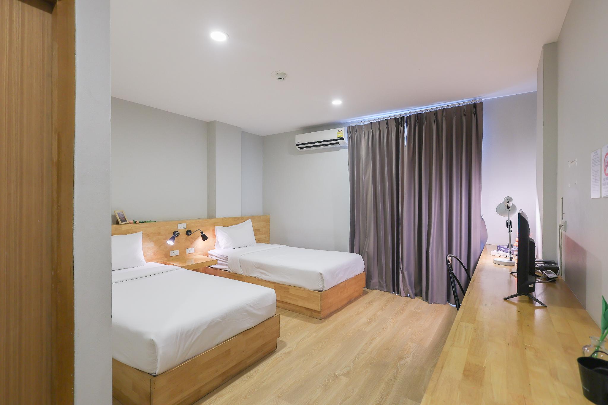 Easy Hotel 29/75
