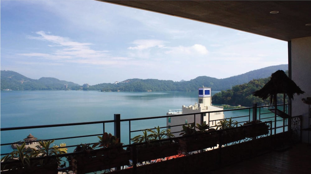 EINHAN RESORT 56/63