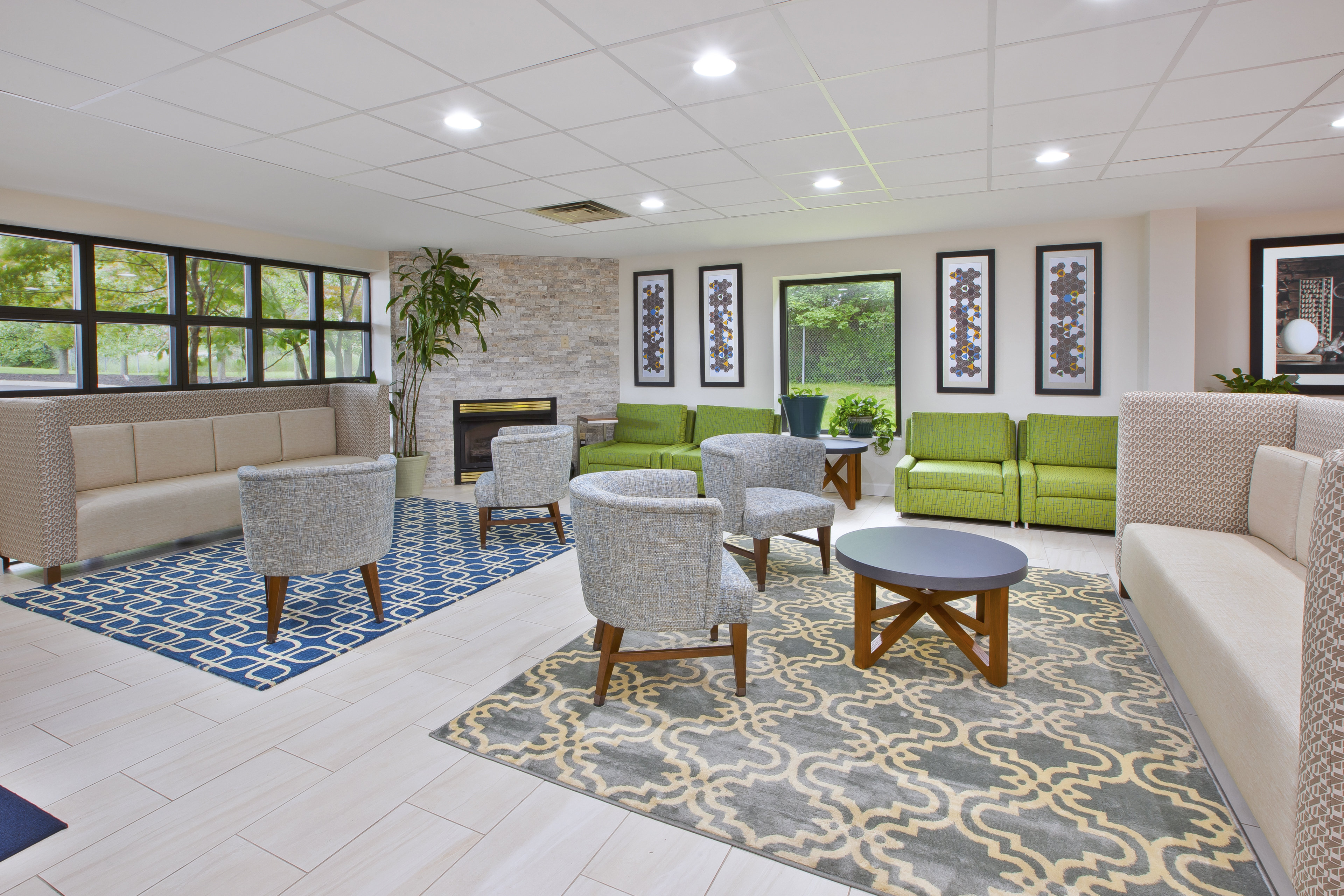 Holiday Inn Express Hotel And Suites Cincinnati Northeast Milford 34/49