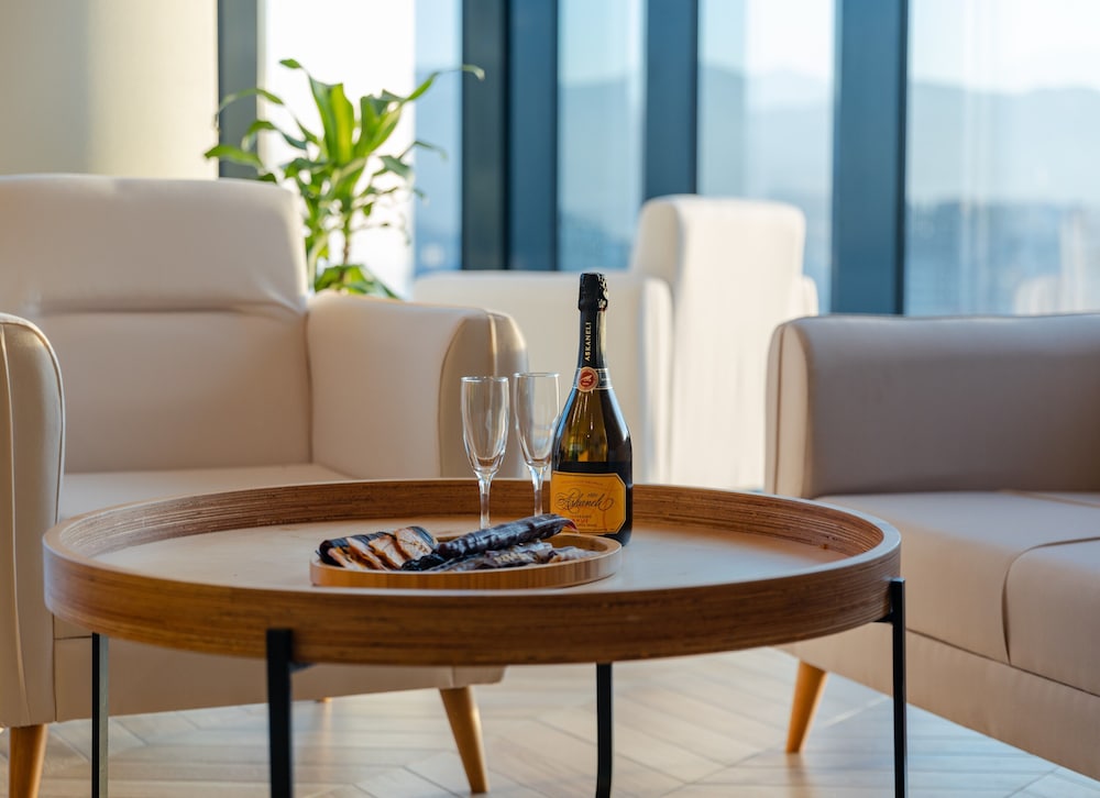 MiraMar Luxury Residences 62/86