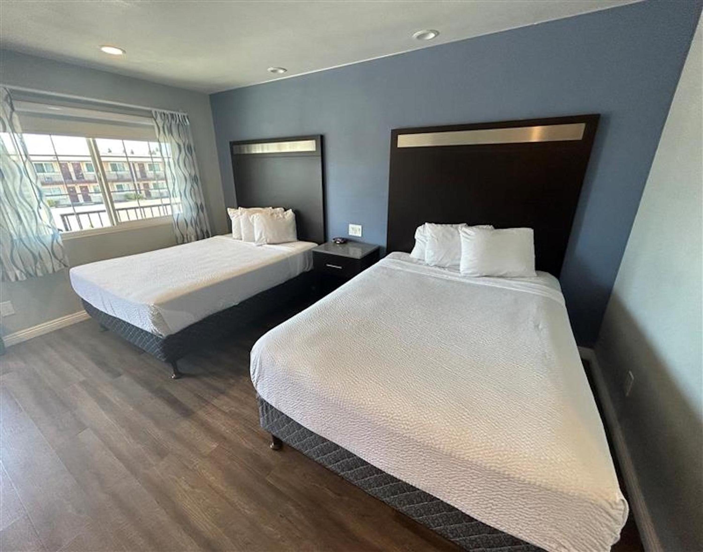 2 Queen Beds Non-Smoking