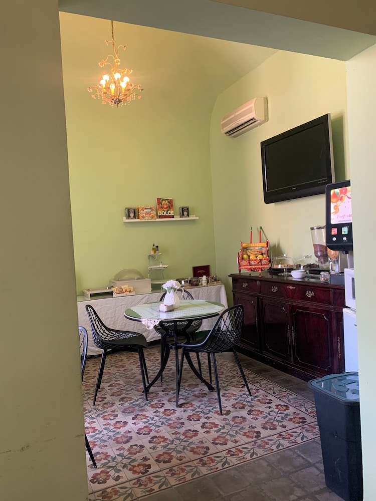 Santuzza Hotel Catania 36/50