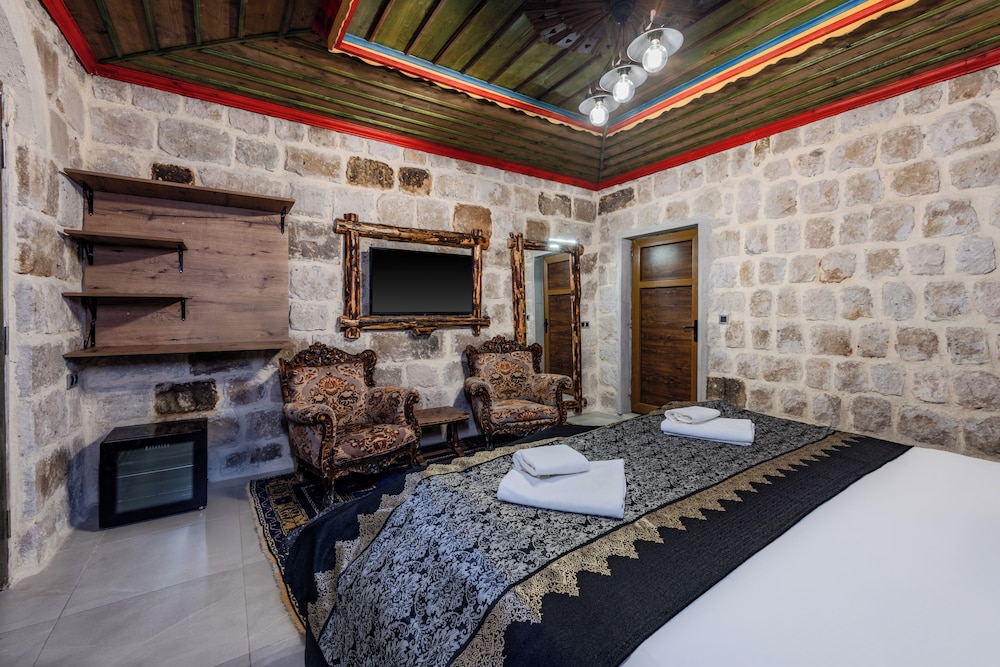 Kayatas Hotel 32/45