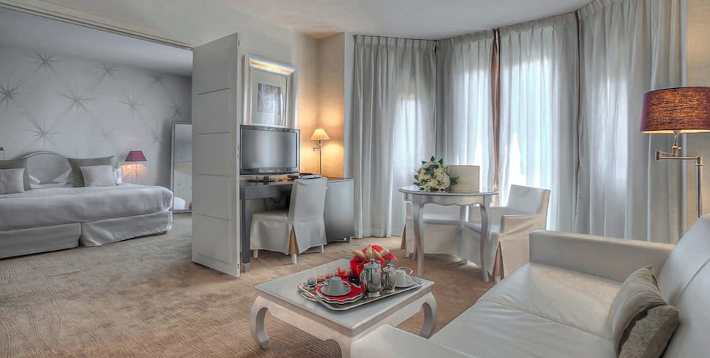 Renoir Cannes Hotel 41/68