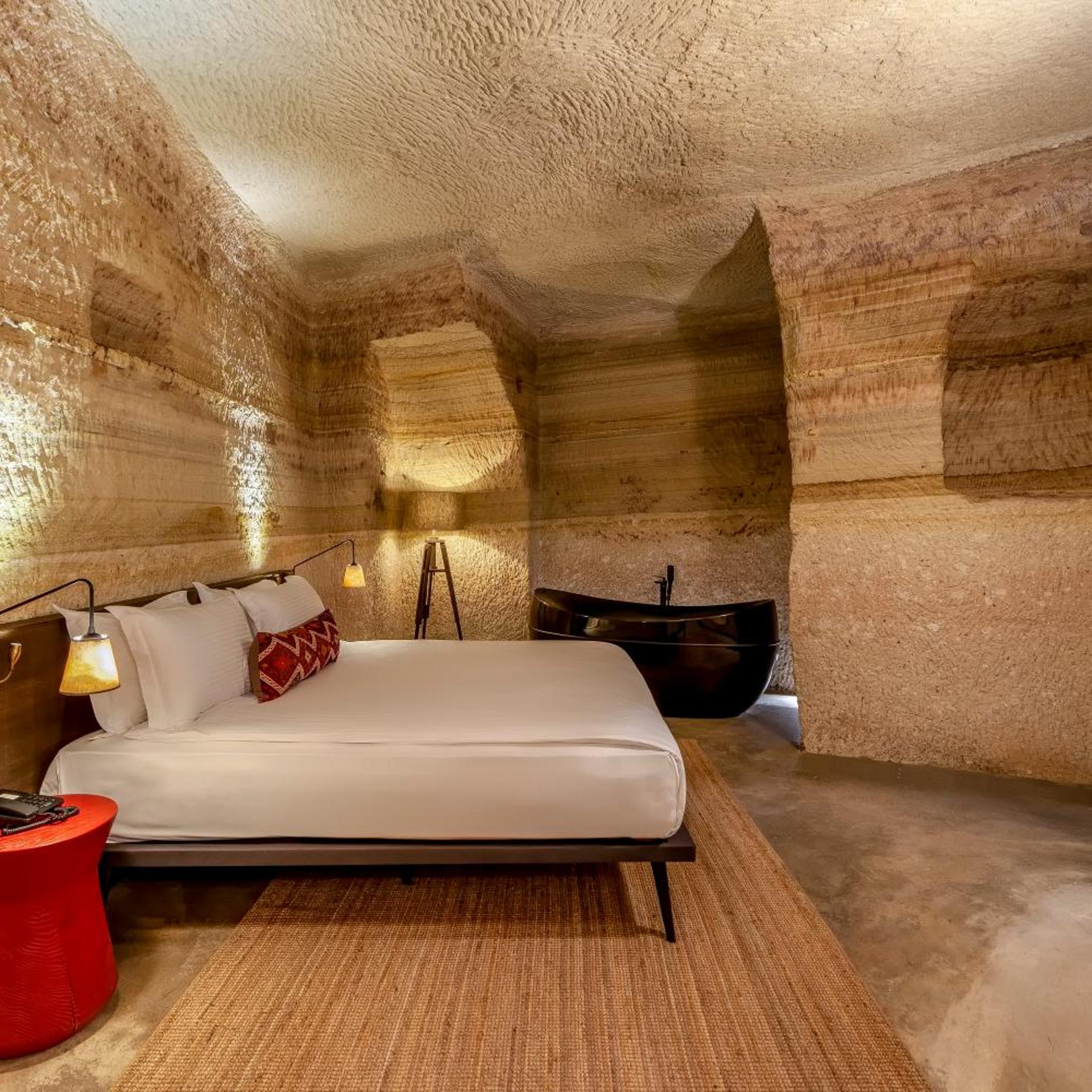 Cave, Suite