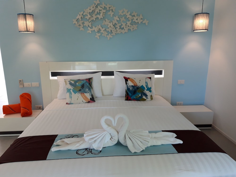 SUITE, SEA VIEW