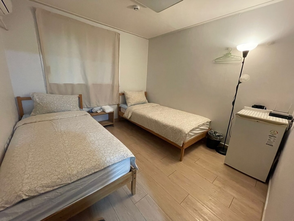 Twin Rabbit Guesthouse 33/51