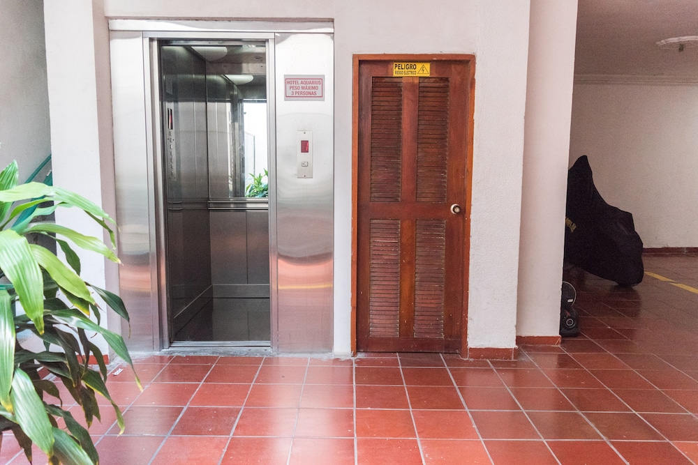 Hotel Aquarius 40/40