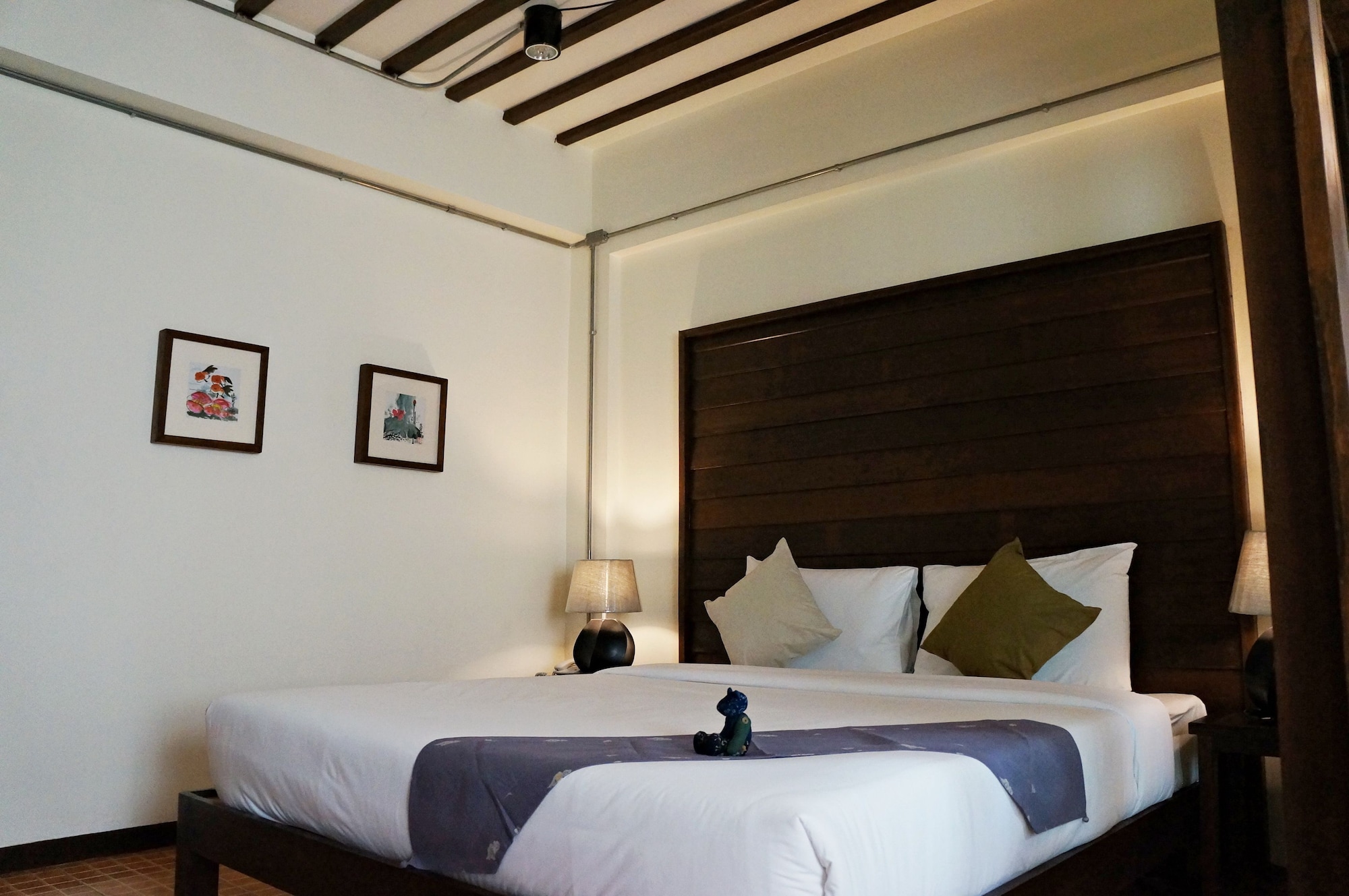 SUPERIOR, DOUBLE OR TWIN BED