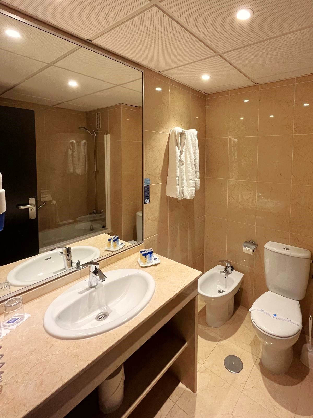 2 Bedrooms Apartment 6 Pax