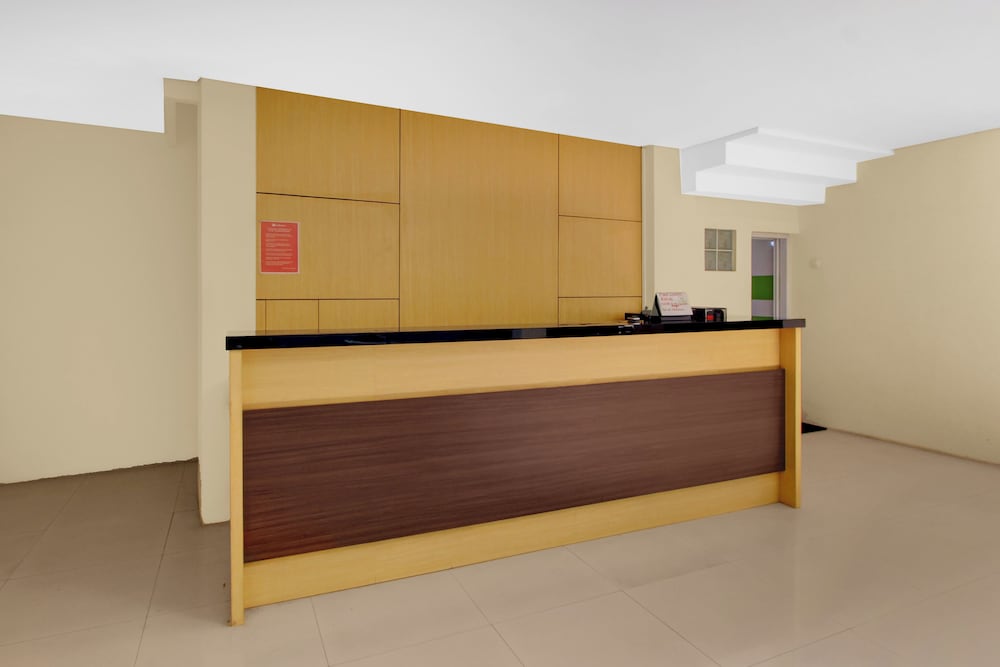 Hotel O near Taman Sriwedari formerly Indria Inn 7/42