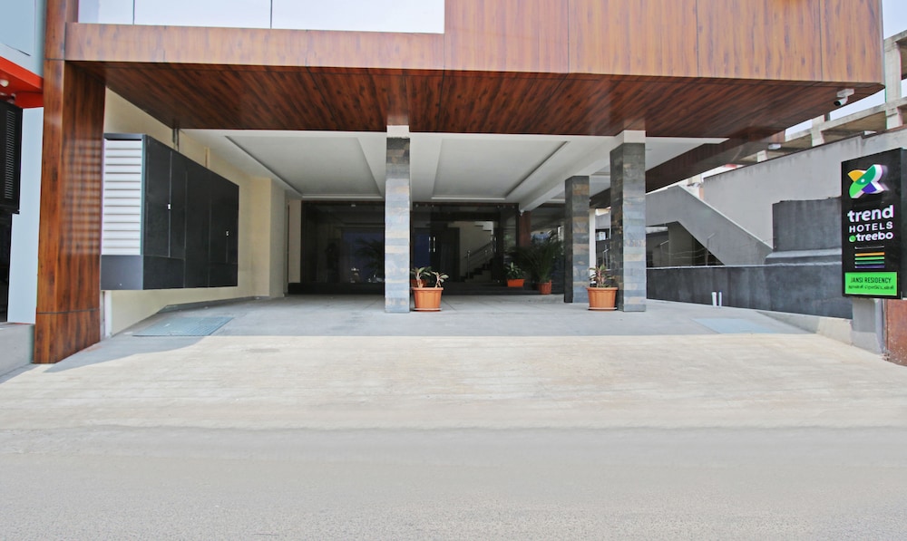 Treebo Jansi Residency 19/21