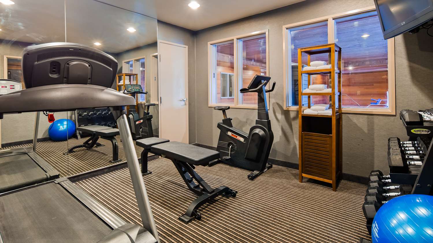 Best Western Plus Rama Inn & Suites 17/34