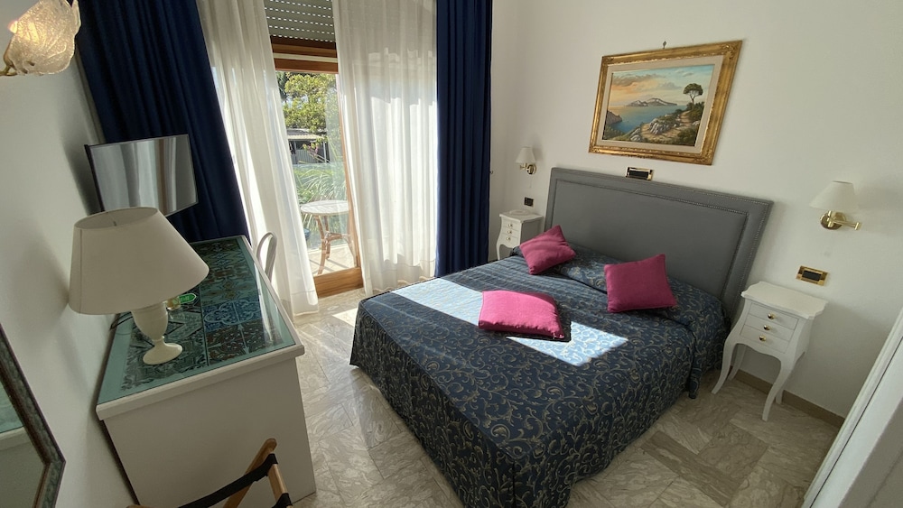 Capri Bougainville 16/49