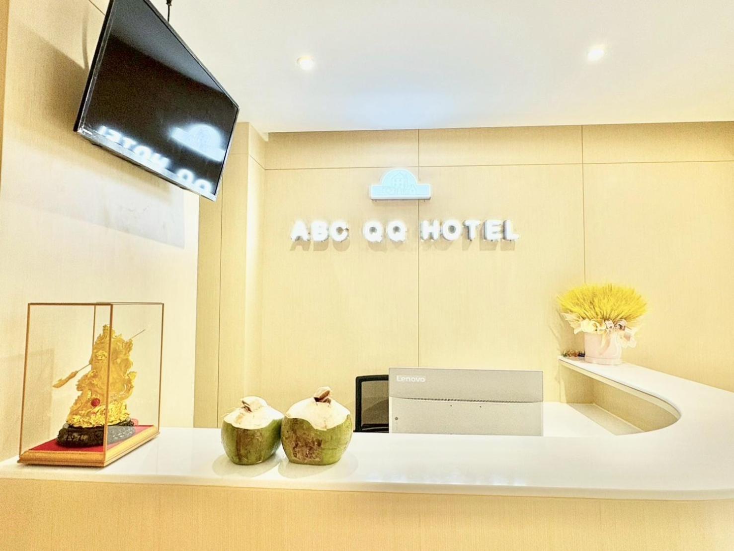 ABC QQ Hotel 38/38