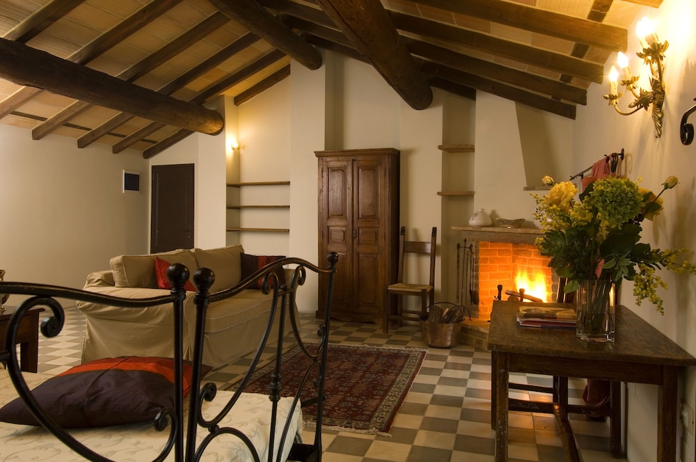 Antico Borgo Di Tabiano Castello 34/36