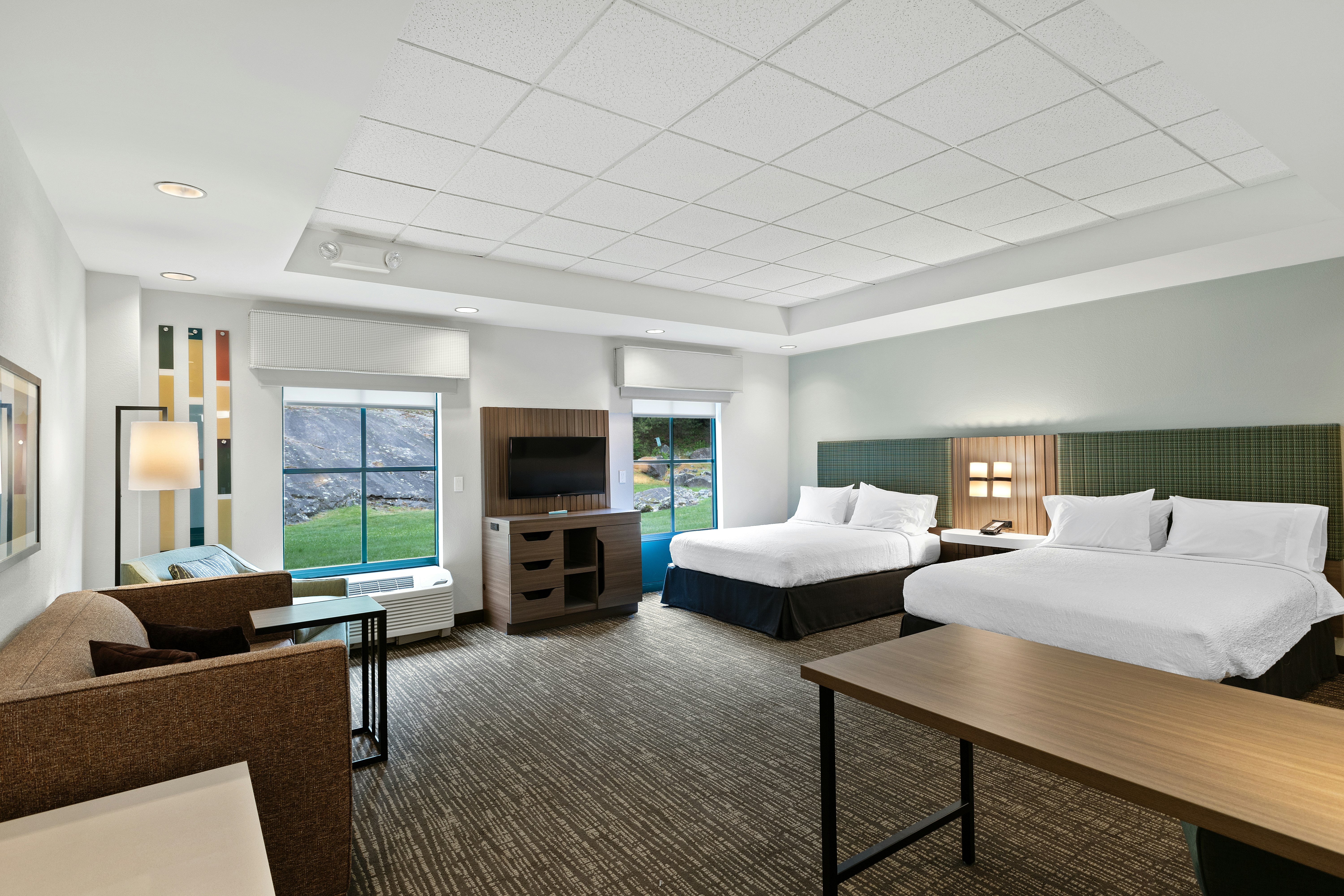 Suite, 2 Queen Beds, Accessible