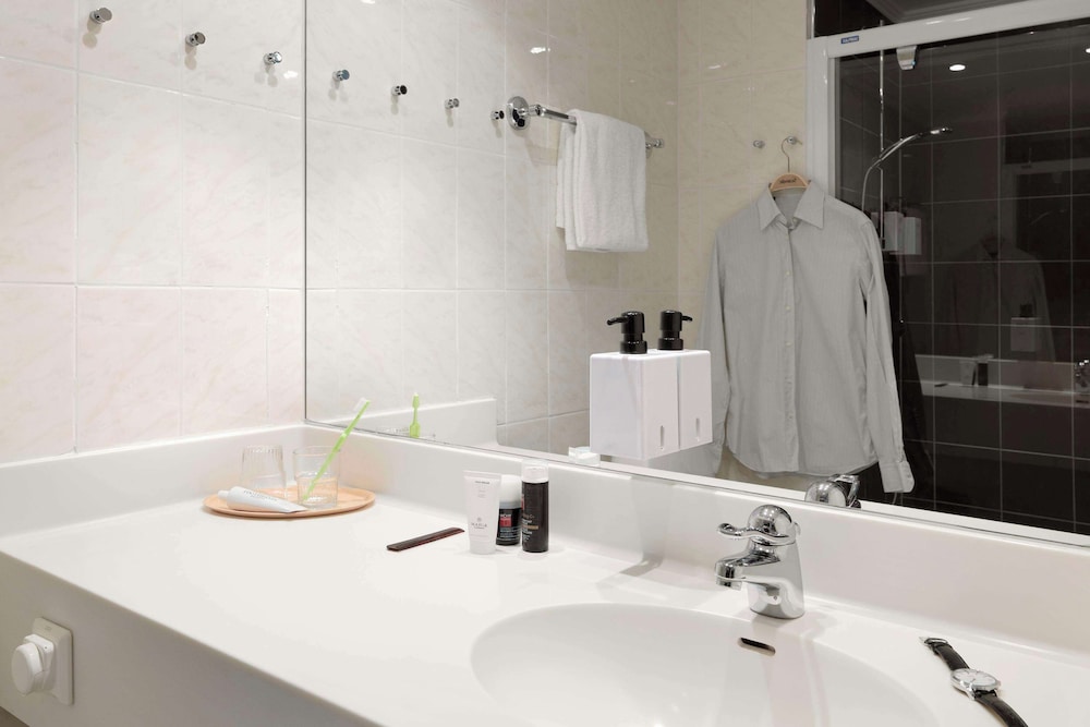 غرفة عائلية بسريرين منفصلين مع أريكة، Scandic Star Sollentuna 2/2
