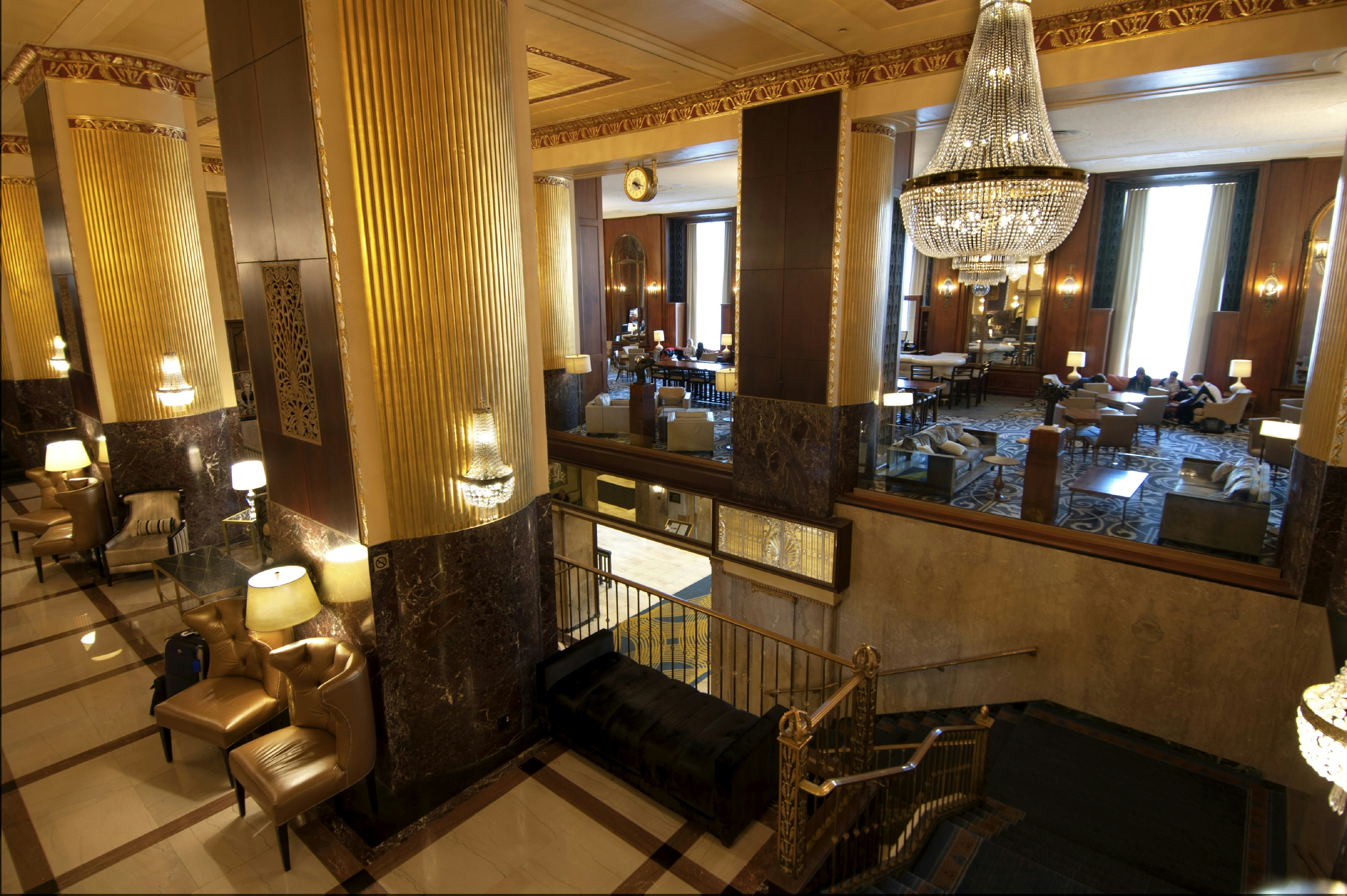 Hilton Milwaukee 34/83