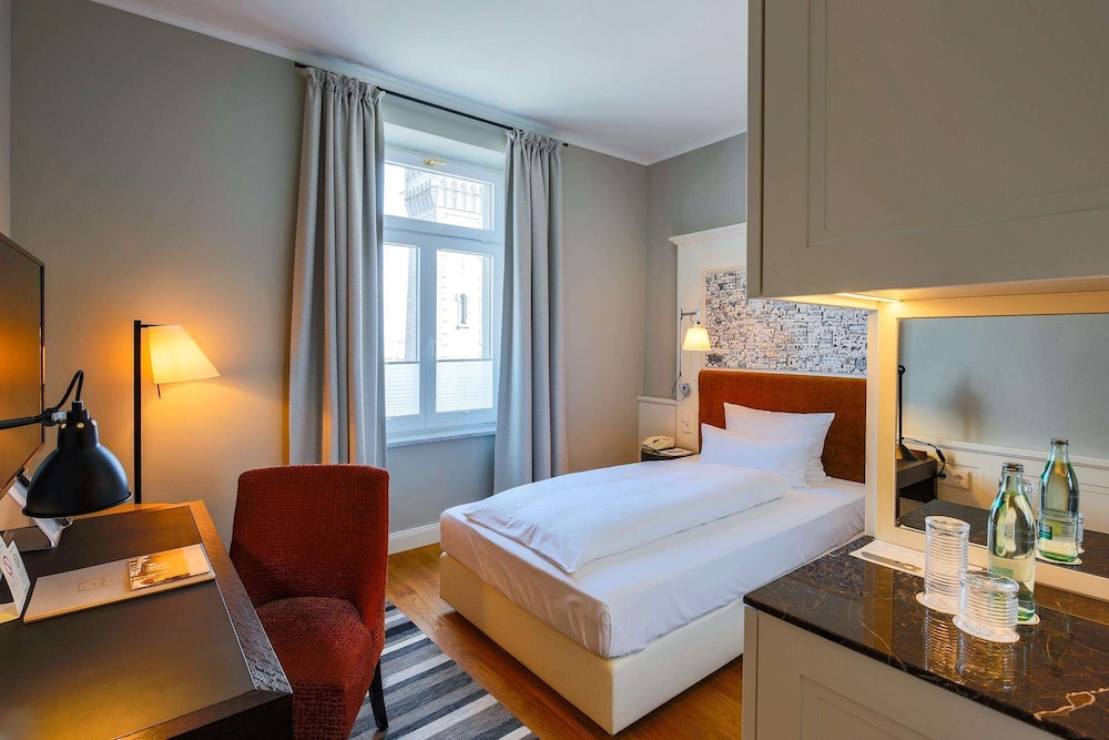 HALM KONSTANZ(FORMERLY ARCADIA HOTEL HALM KONSTANZ) 8/67