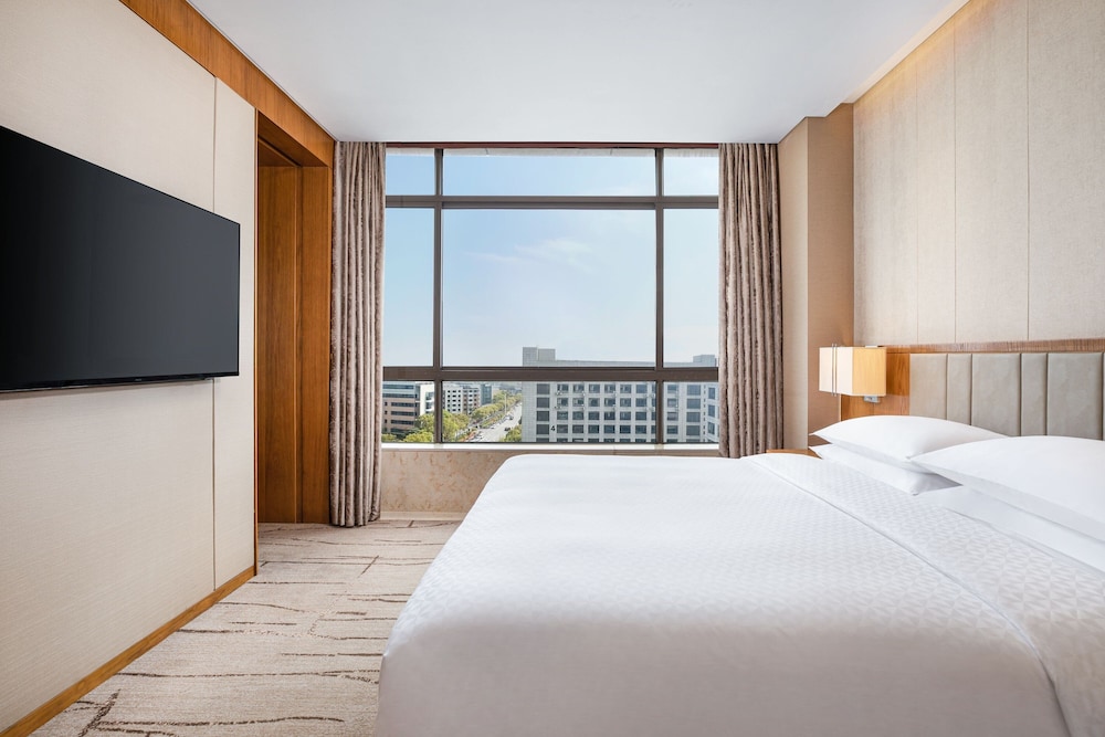 Four Points by Sheraton Shanghai, Kangqiao 6/17